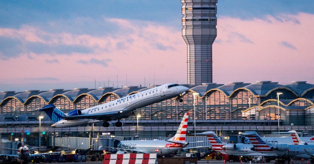 House passes air travel improvement bill, sends bill to President Biden