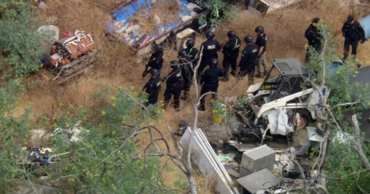 Los Angeles City Councilman speaks out about trash-filled Sun Valley lots after police raid